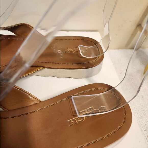 Coach "Shelley" Logo Canvas w/Turnlock Accent Thong Sandals sz.8/38 Ret.$145 - Picture 4 of 9